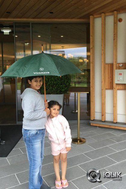 Mahesh-Babu-Family-London-Trip-Photos